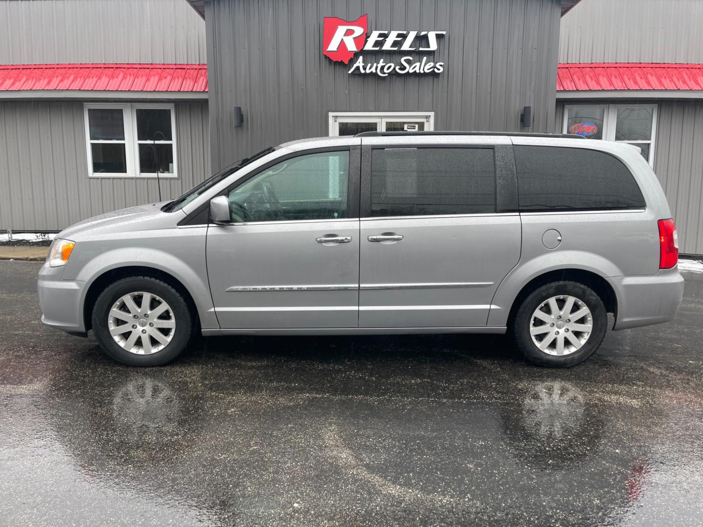 2016 Silver /Black Chrysler Town & Country Touring (2C4RC1BG4GR) with an 3.6L V6 DOHC 24V FFV engine, 6A transmission, located at 11115 Chardon Rd. , Chardon, OH, 44024, (440) 214-9705, 41.580246, -81.241943 - Photo#12